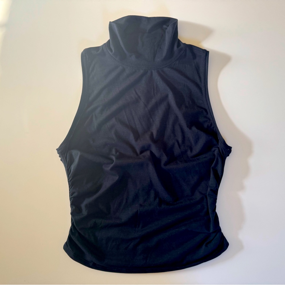 Lululemon top / size 6 / black